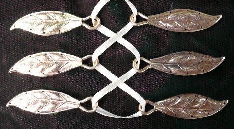 bronze single laurel lacing rings